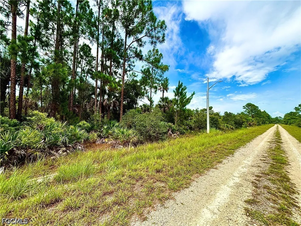 E 27th Street Alva, FL 33920