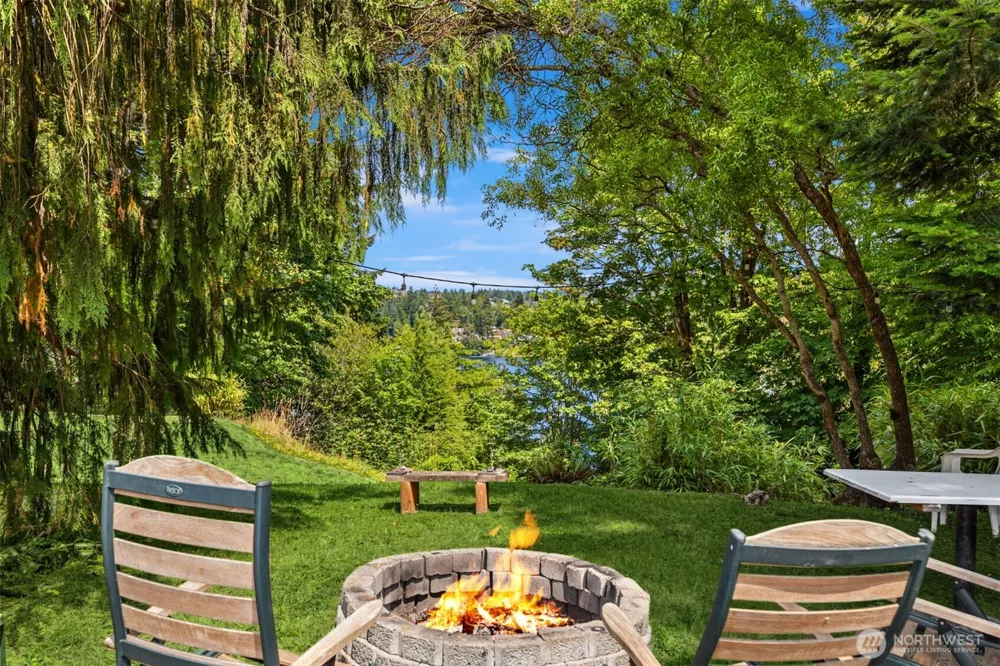 3731 NW Phinney Bay Drive Bremerton, WA 98312