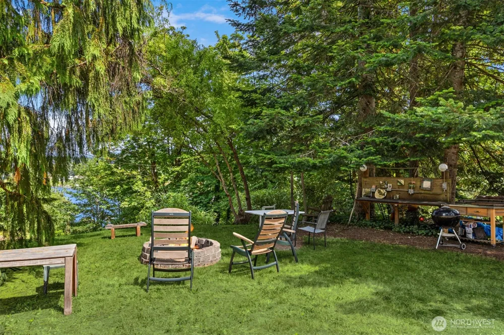 3731 NW Phinney Bay Drive Bremerton, WA 98312