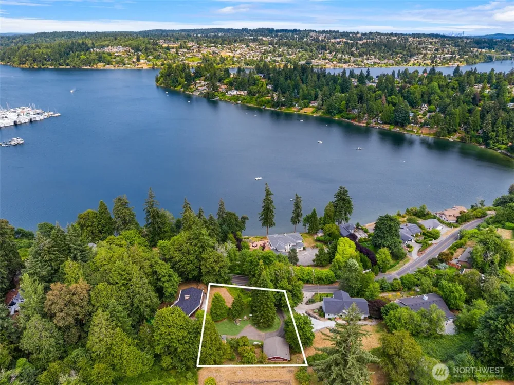 3731 NW Phinney Bay Drive Bremerton, WA 98312
