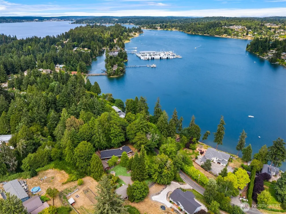 3731 NW Phinney Bay Drive Bremerton, WA 98312