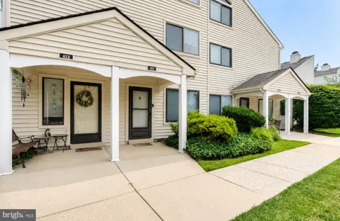 411 GREGORYS WAY