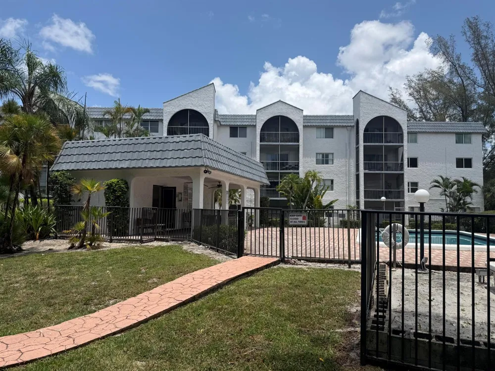 3360 SPANISH MOSS TERRACE #313 Lauderhill, FL 33319