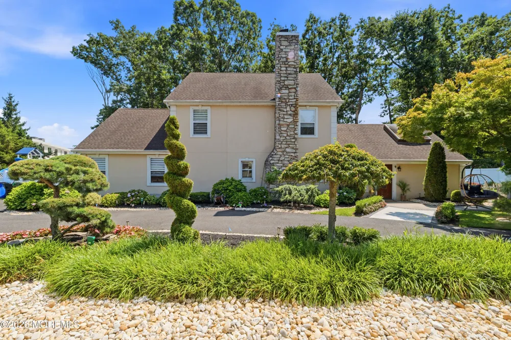 450 Wall Street Eatontown, NJ 07724
