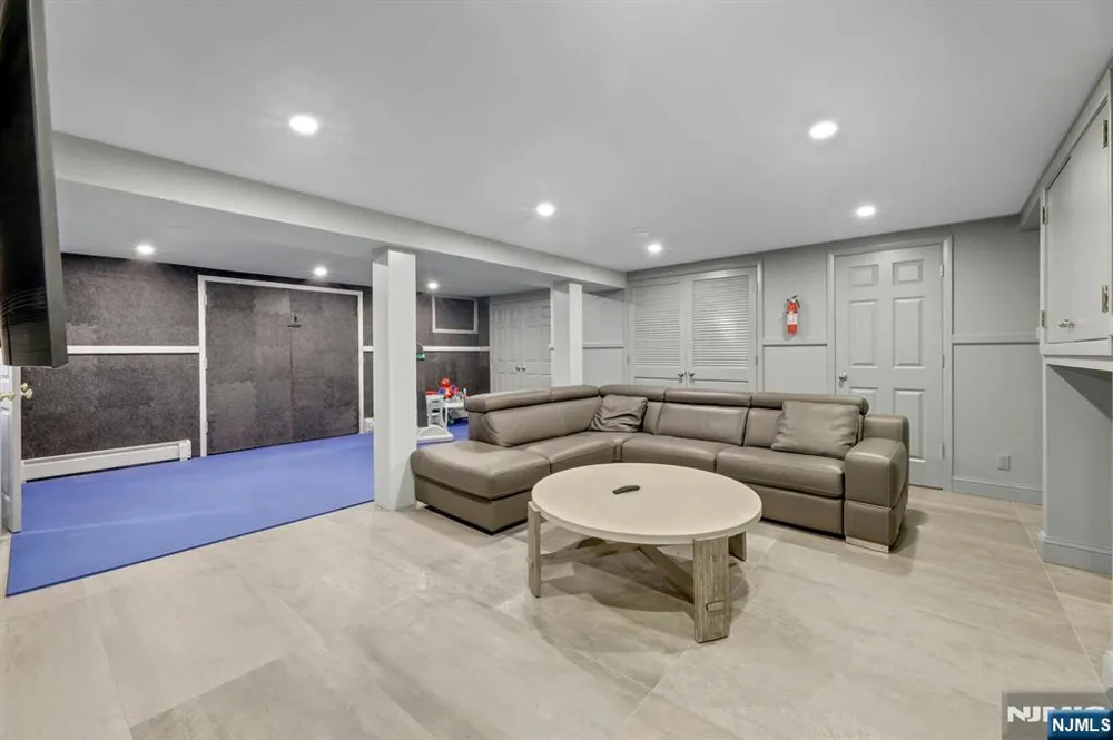 245 Allison Court Englewood, NJ 07631