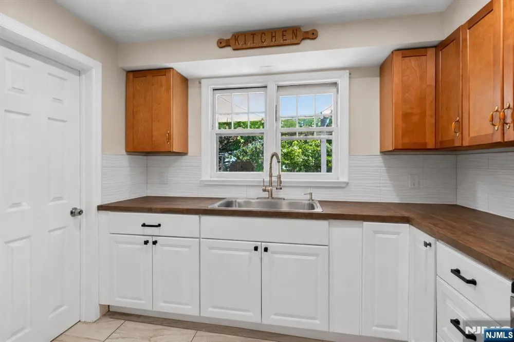 76 Niehaus Avenue Little Ferry, NJ 07643