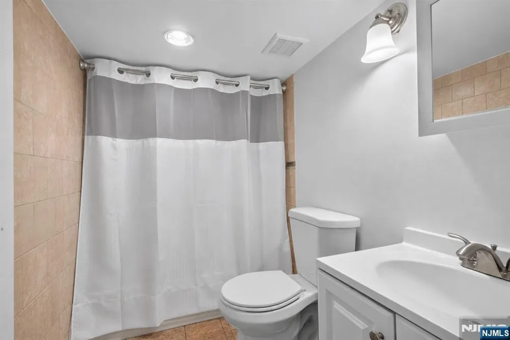 76 Niehaus Avenue Little Ferry, NJ 07643