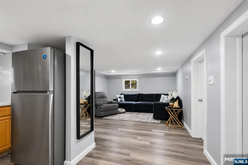 76 Niehaus Avenue Little Ferry, NJ 07643