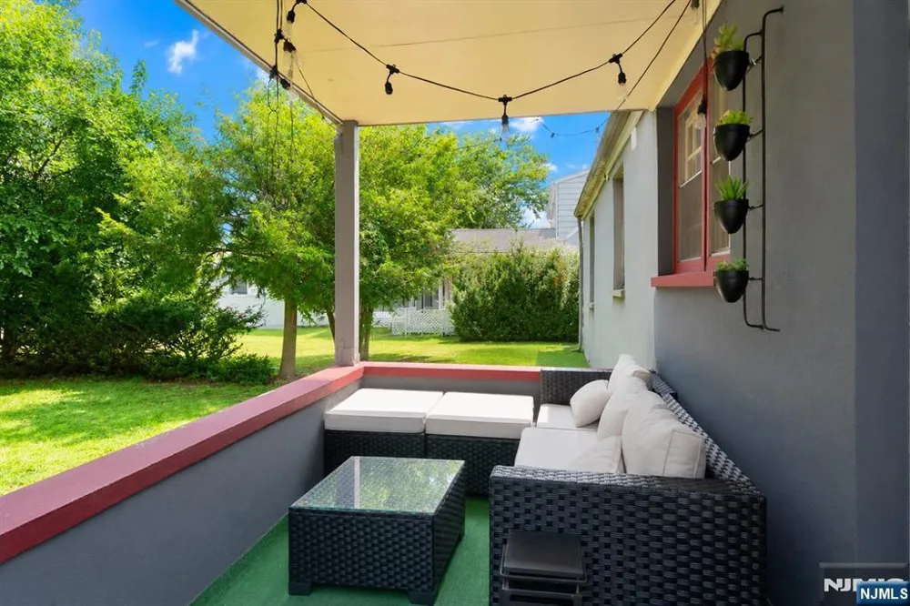 76 Niehaus Avenue Little Ferry, NJ 07643