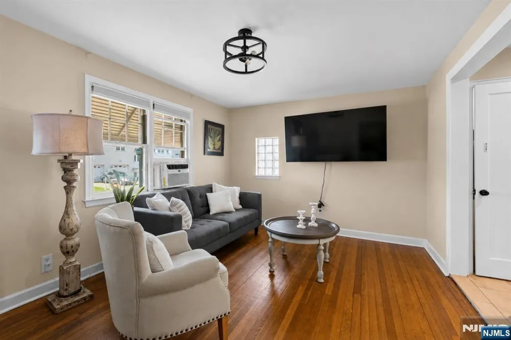 76 Niehaus Avenue Little Ferry, NJ 07643