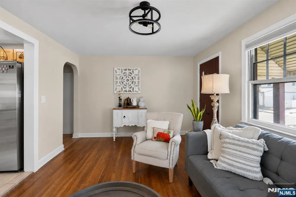 76 Niehaus Avenue Little Ferry, NJ 07643