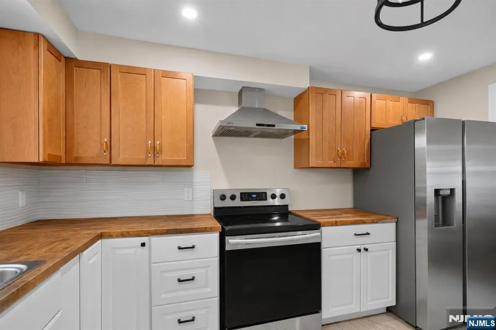 76 Niehaus Avenue Little Ferry, NJ 07643