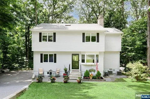 20 Linnea Place