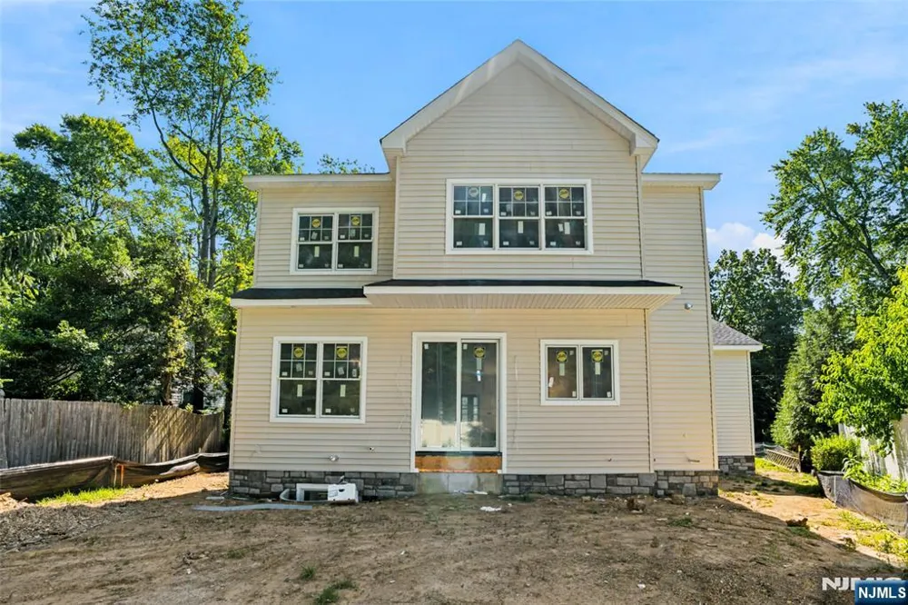11 Maplewood Drive Livingston, NJ 07039