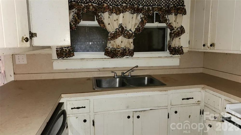 906 Trogdon Street North Wilkesboro, NC 28659