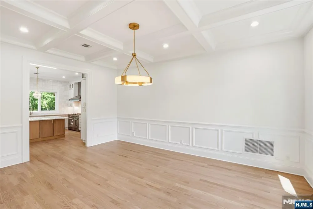 62 Wynnewood Road Livingston, NJ 07039
