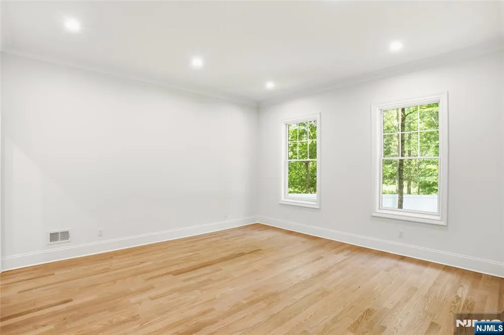 62 Wynnewood Road Livingston, NJ 07039
