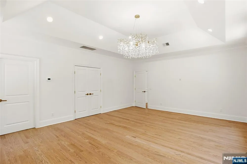 62 Wynnewood Road Livingston, NJ 07039
