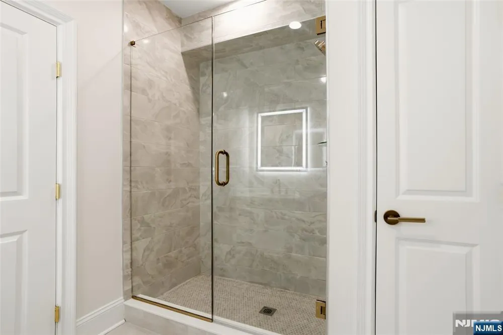 62 Wynnewood Road Livingston, NJ 07039