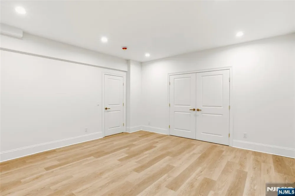 62 Wynnewood Road Livingston, NJ 07039