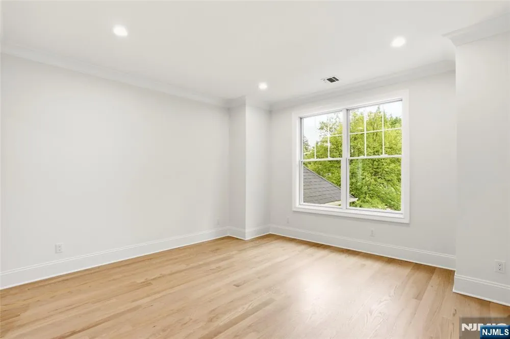 62 Wynnewood Road Livingston, NJ 07039