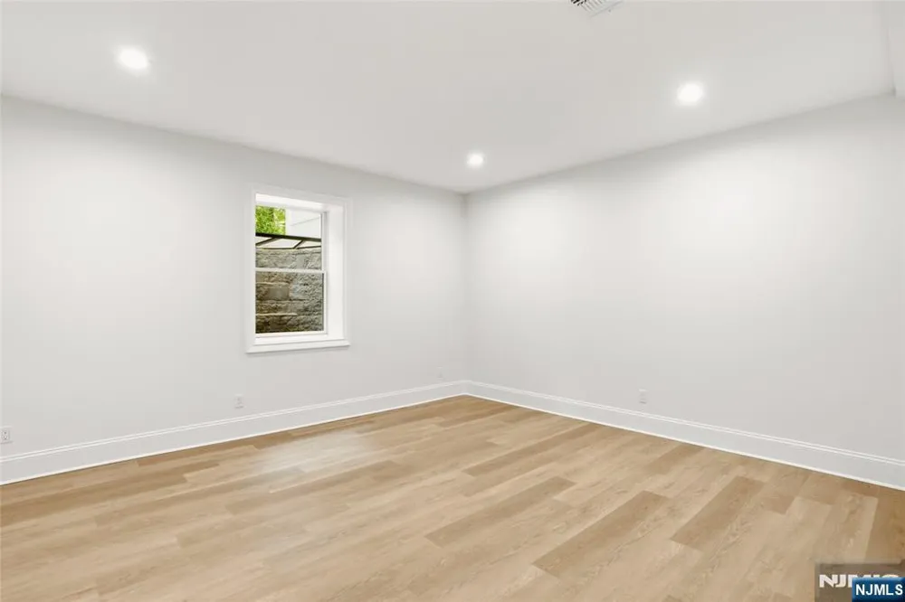 62 Wynnewood Road Livingston, NJ 07039