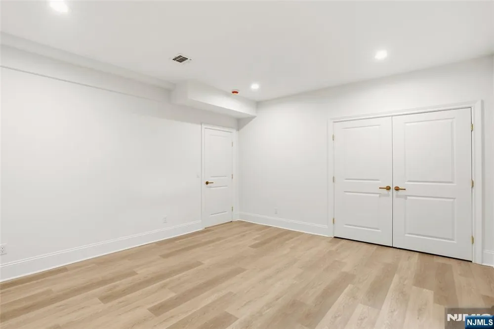 62 Wynnewood Road Livingston, NJ 07039