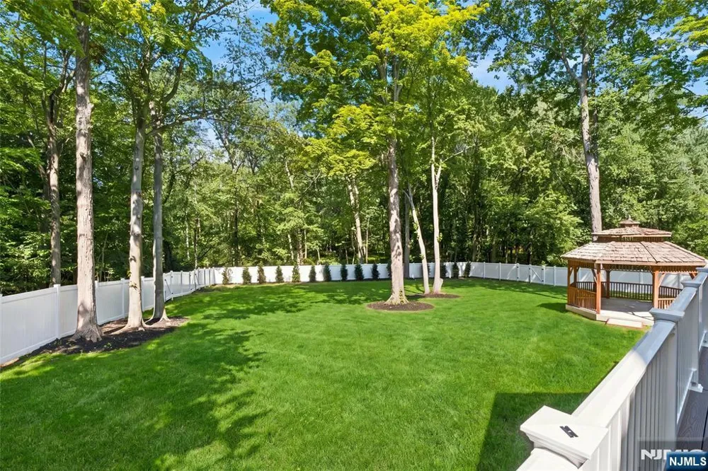 62 Wynnewood Road Livingston, NJ 07039