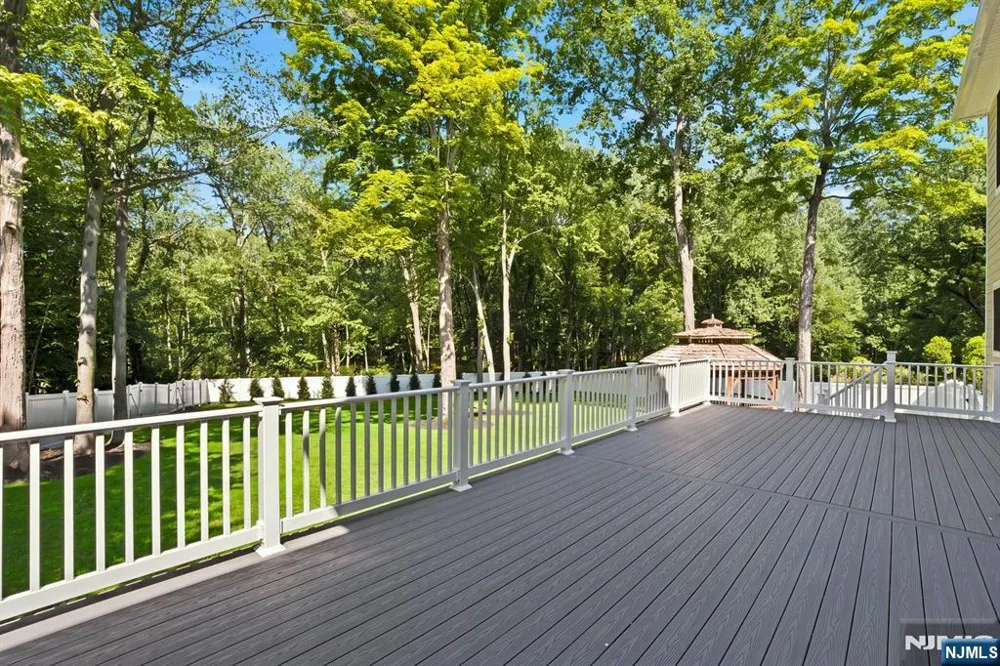 62 Wynnewood Road Livingston, NJ 07039