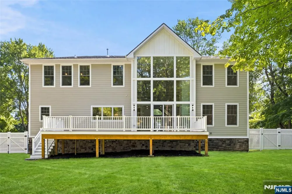 62 Wynnewood Road Livingston, NJ 07039
