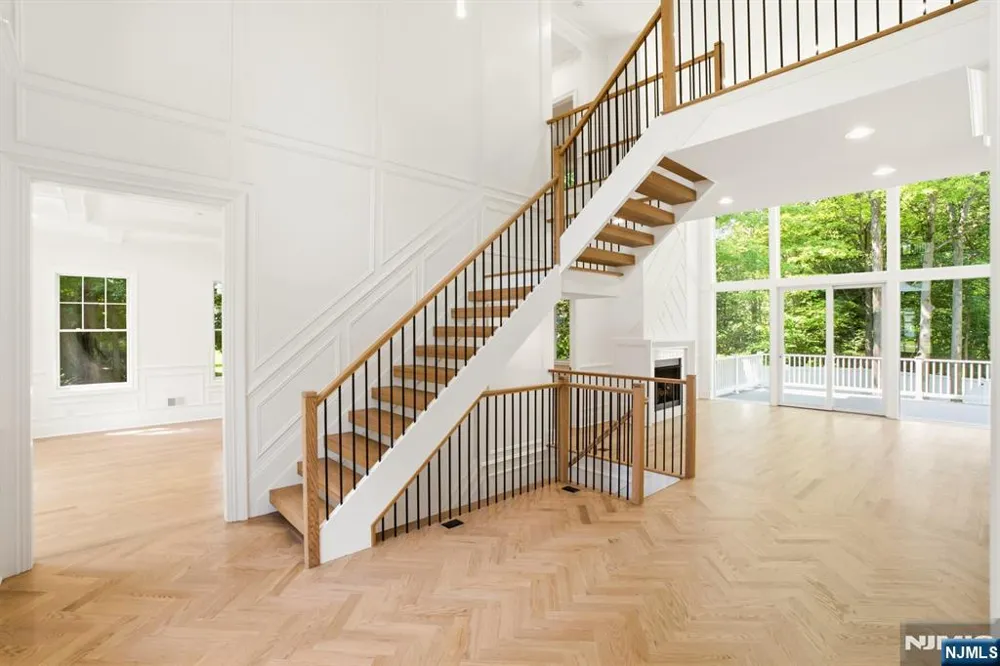 62 Wynnewood Road Livingston, NJ 07039