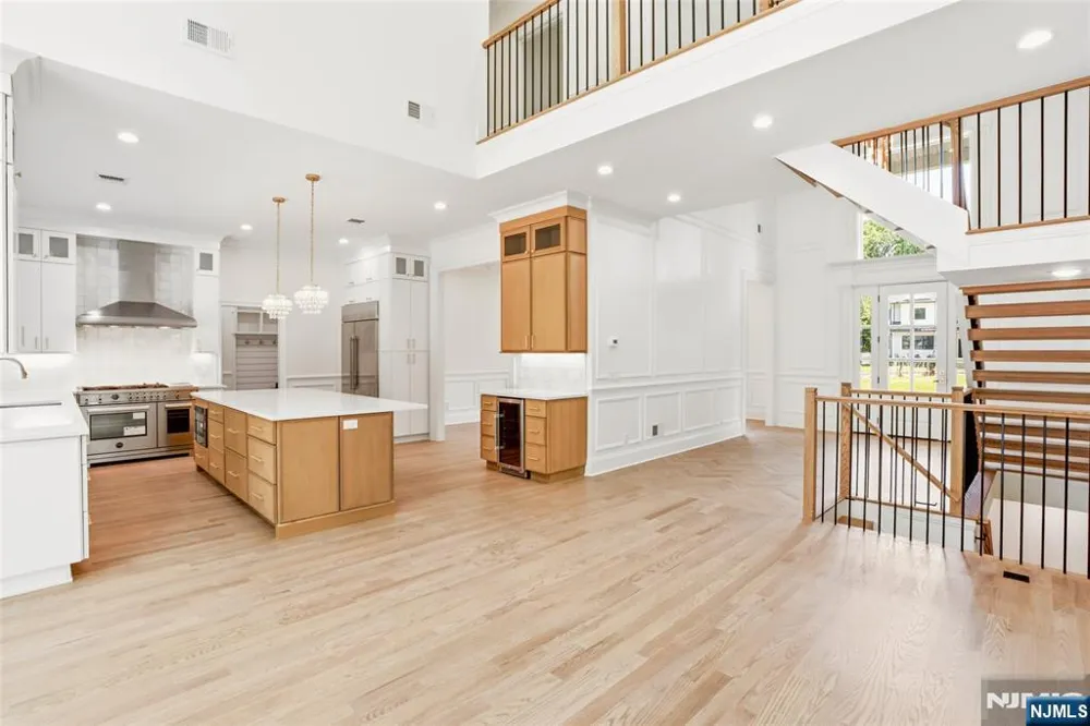 62 Wynnewood Road Livingston, NJ 07039