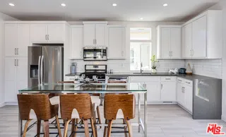 708 Maui Lane Palm Springs, CA 92264
