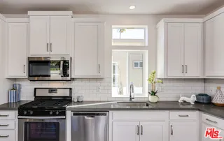 708 Maui Lane Palm Springs, CA 92264