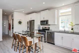 708 Maui Lane Palm Springs, CA 92264