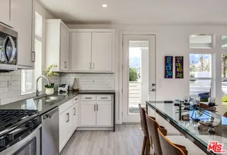 708 Maui Lane Palm Springs, CA 92264