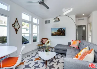 708 Maui Lane Palm Springs, CA 92264
