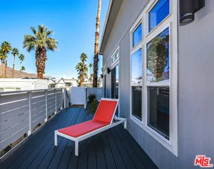 708 Maui Lane Palm Springs, CA 92264