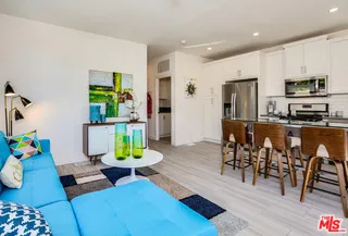 708 Maui Lane Palm Springs, CA 92264