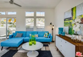 708 Maui Lane Palm Springs, CA 92264