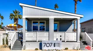 708 Maui Lane Palm Springs, CA 92264