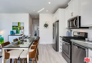 708 Maui Lane Palm Springs, CA 92264