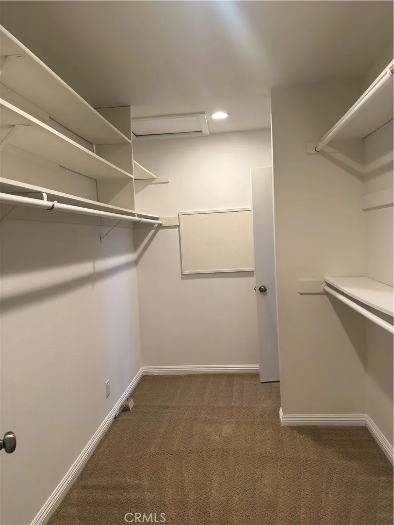 1138 Las Riendas Way Pasadena, CA 91107