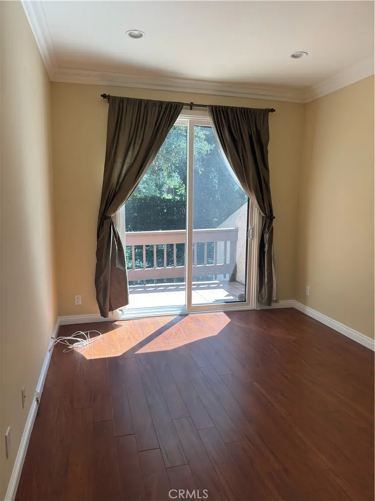1138 Las Riendas Way Pasadena, CA 91107