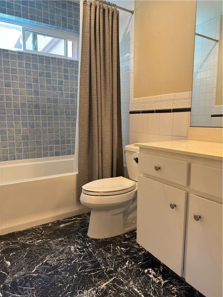 1138 Las Riendas Way Pasadena, CA 91107