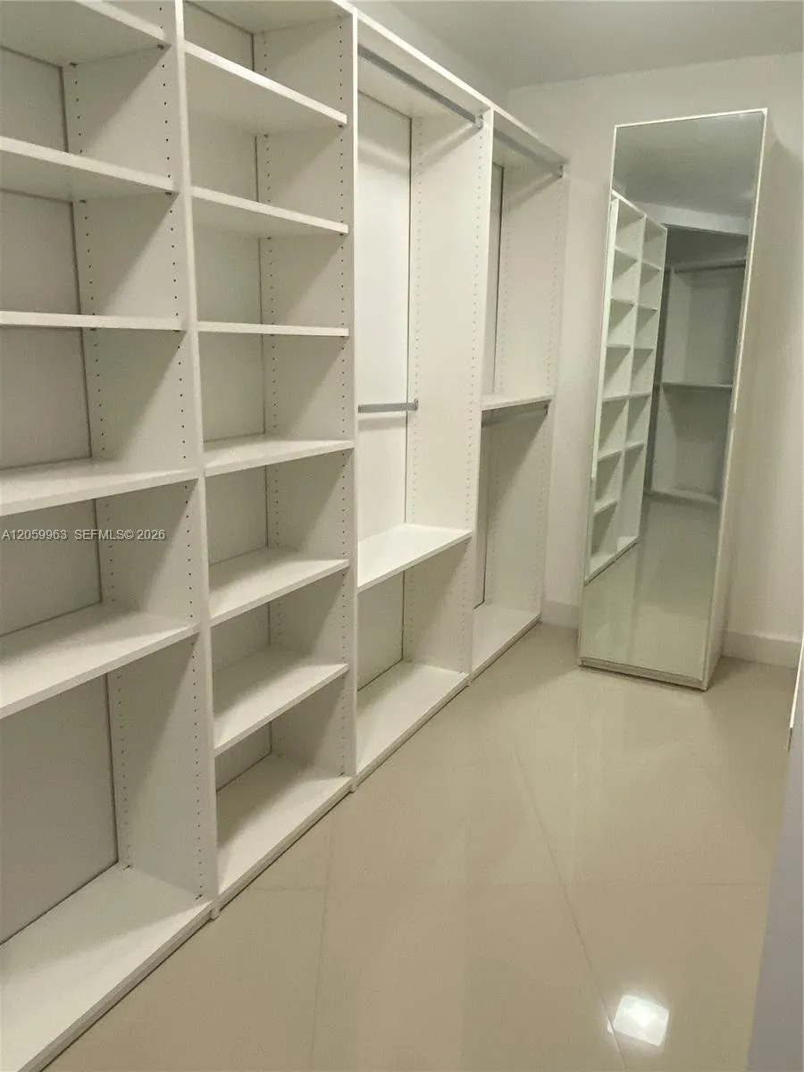 1111 Crandon Blvd #A807 Key Biscayne, FL 33149
