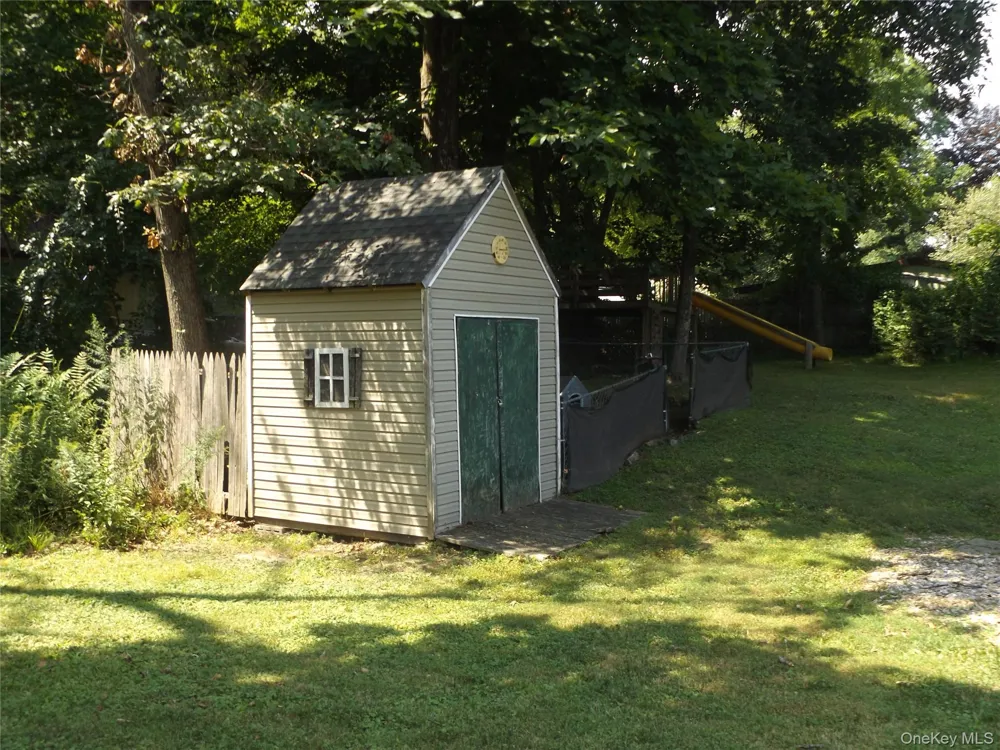 185 Ring Road Salt Point, NY 12578