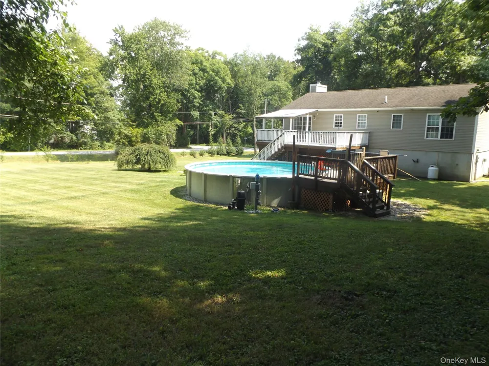 185 Ring Road Salt Point, NY 12578