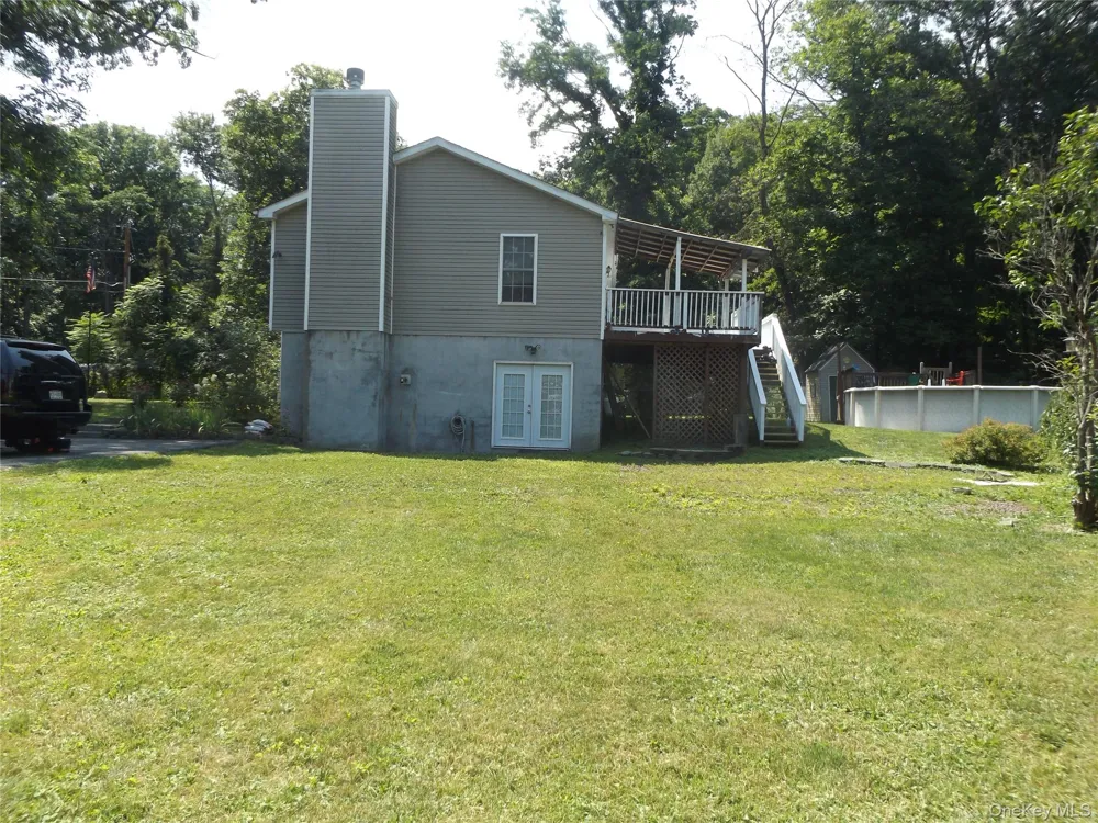 185 Ring Road Salt Point, NY 12578