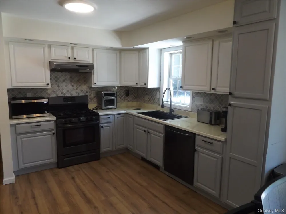 185 Ring Road Salt Point, NY 12578